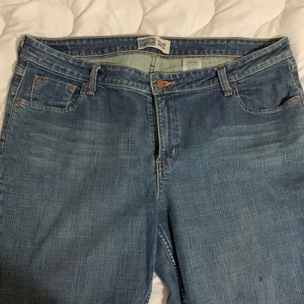 Levi's Signature Low Rise Boot cut 18m 20x29 Used